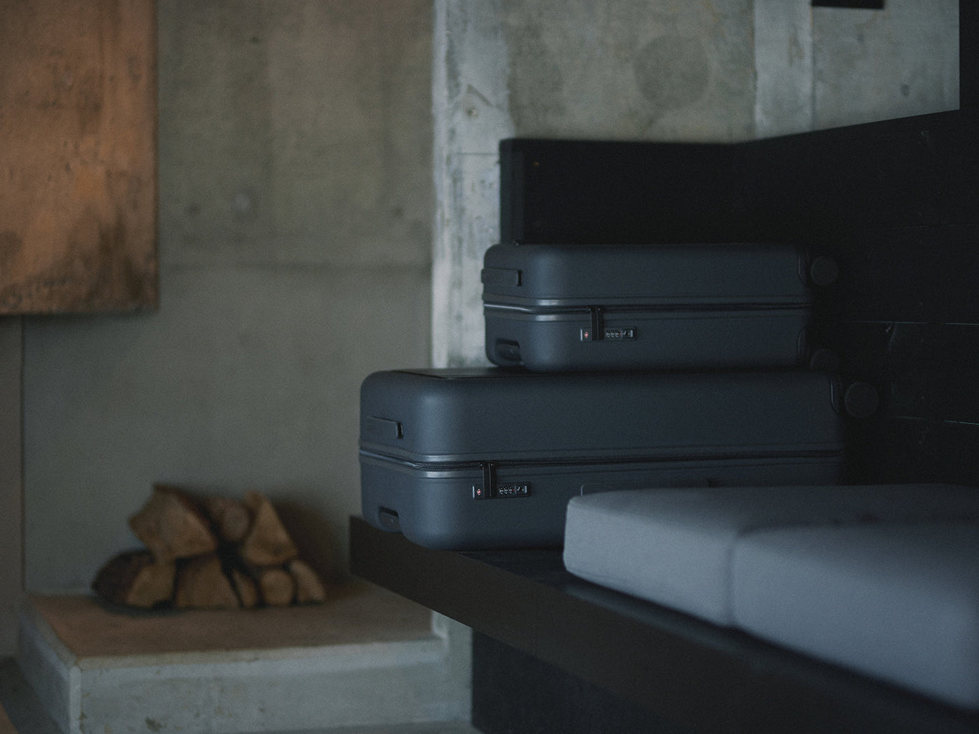 チャコール | moln