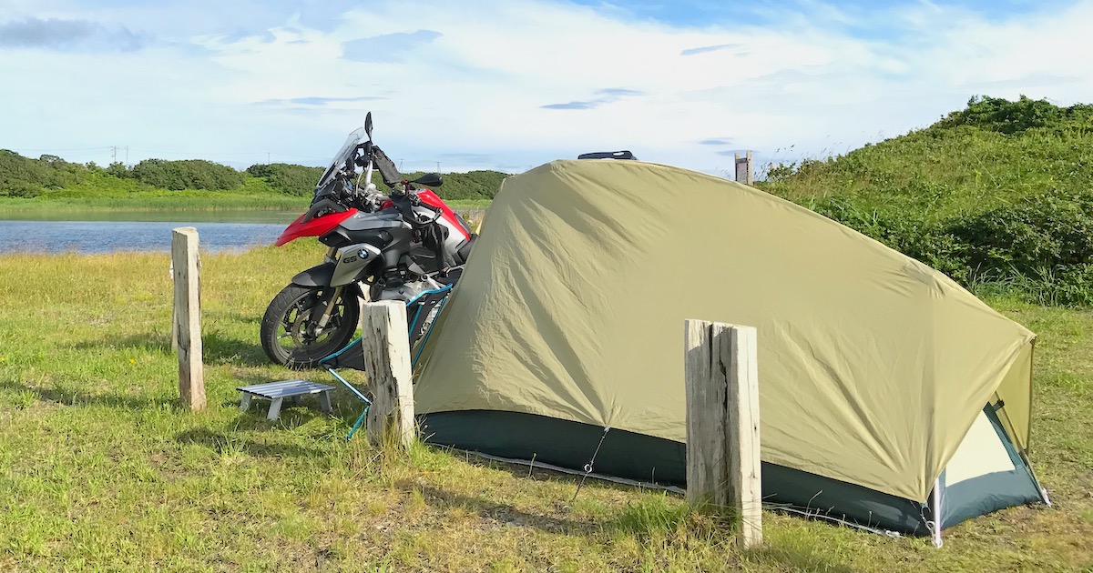 ライダー目線！キャンプツーリングにおすすめのテント5選 - Moto