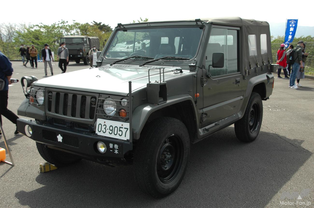 三菱のエンブレム発見！ 自衛隊の「1/2tトラック」は二代目「パジェロ