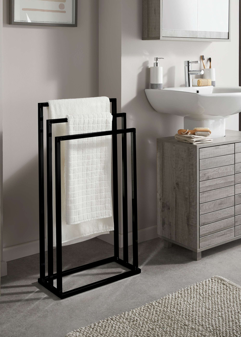 Lloyd Pascal 3-Rail Square Tube Towel Stand with Rectangular Base