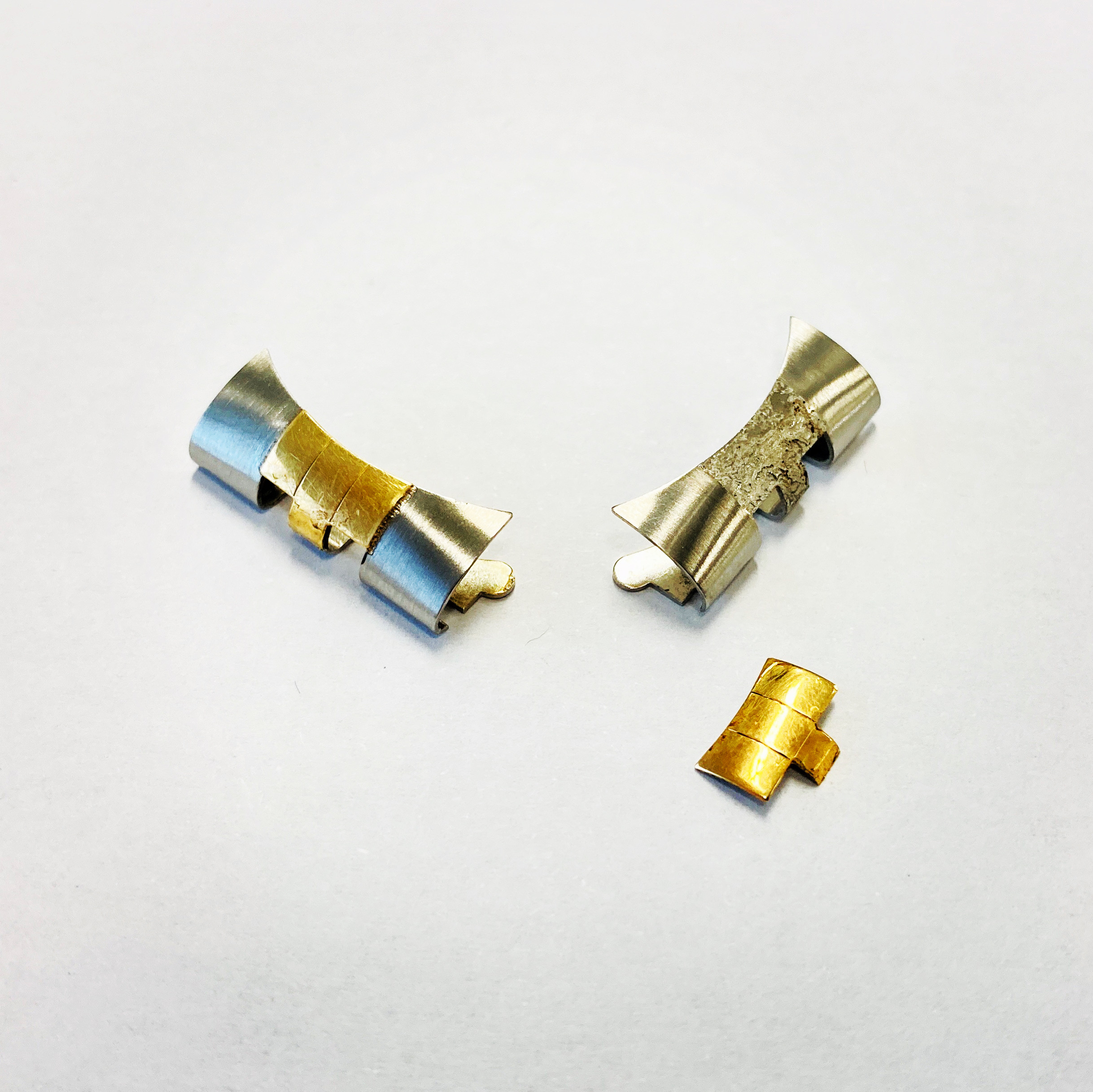 ロレックス フラッシュフィットの金飾部分をレーザー溶接