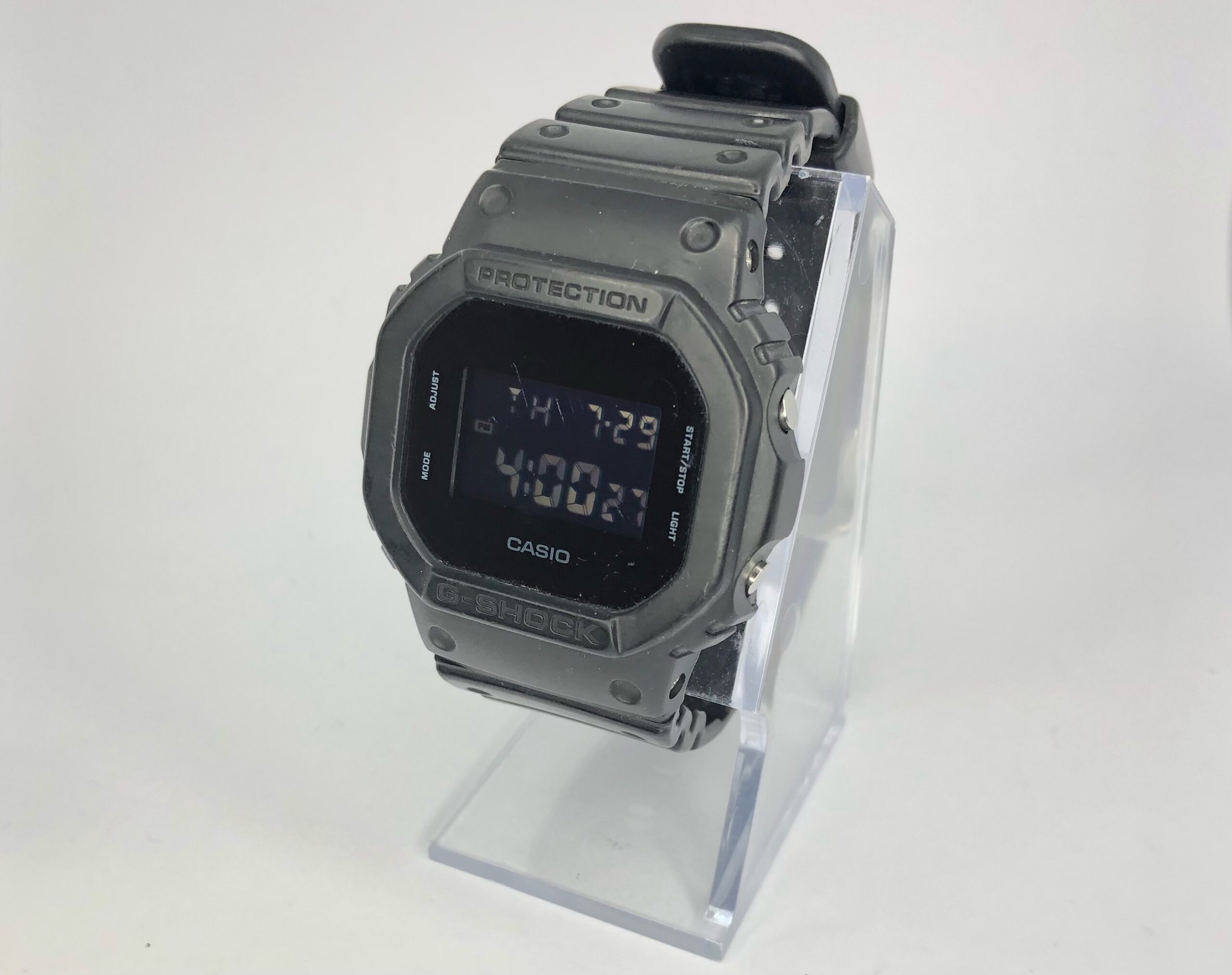 CASIO カシオ G-SHOCK DW-5600BBの電池交換