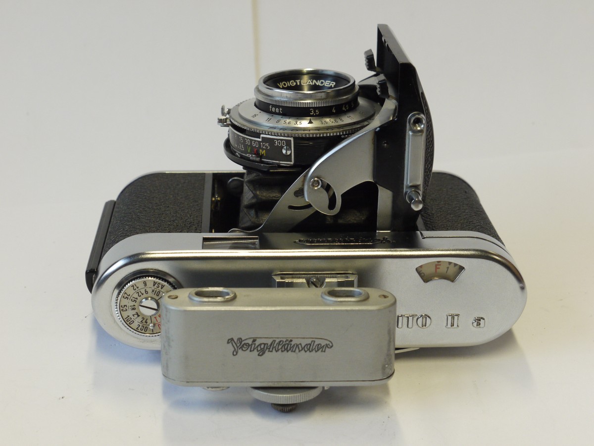 Voigtlander Vito IIa 35mm folding camera with 50mm f3.5 Clor