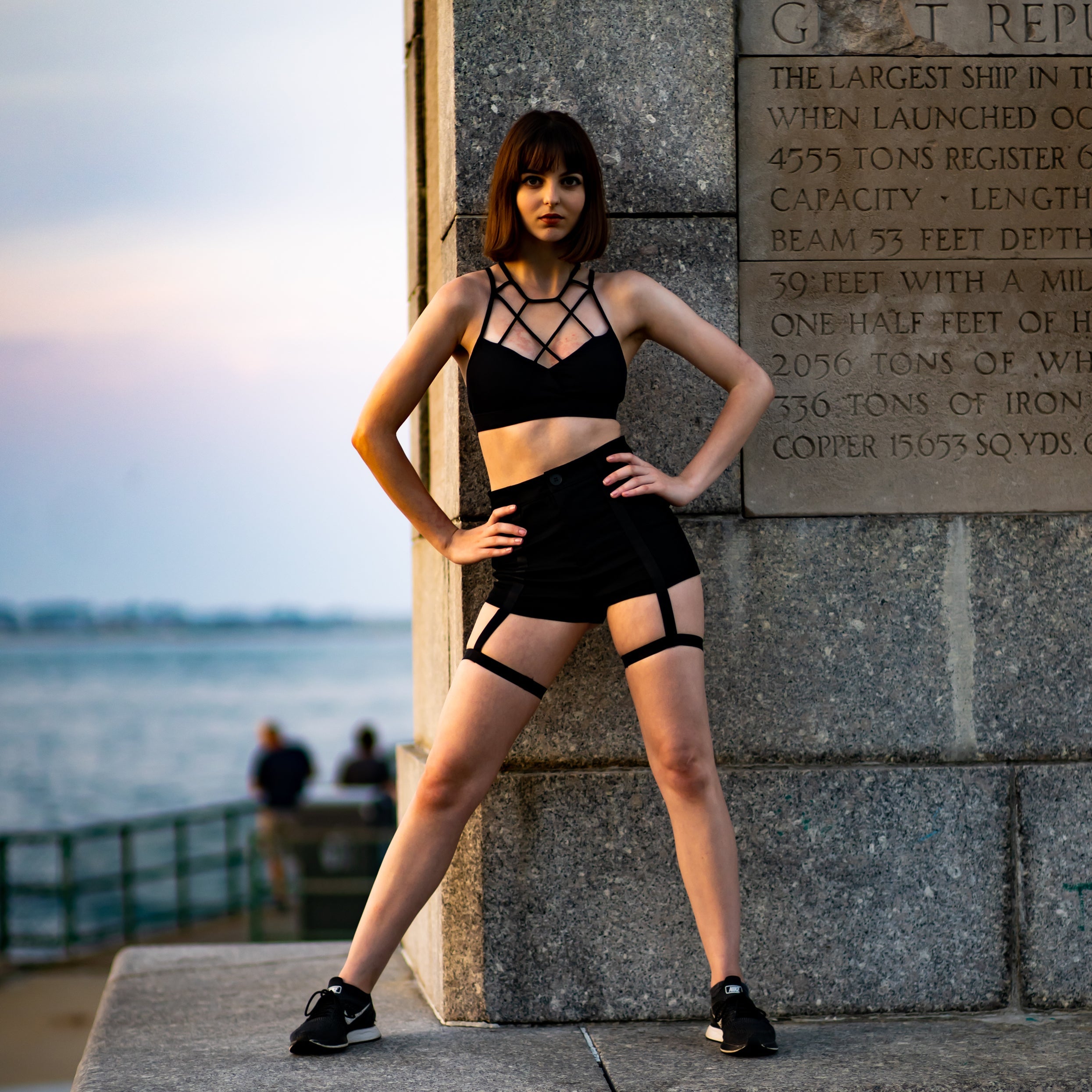 Shorts with Attached Garters – MYZIJI