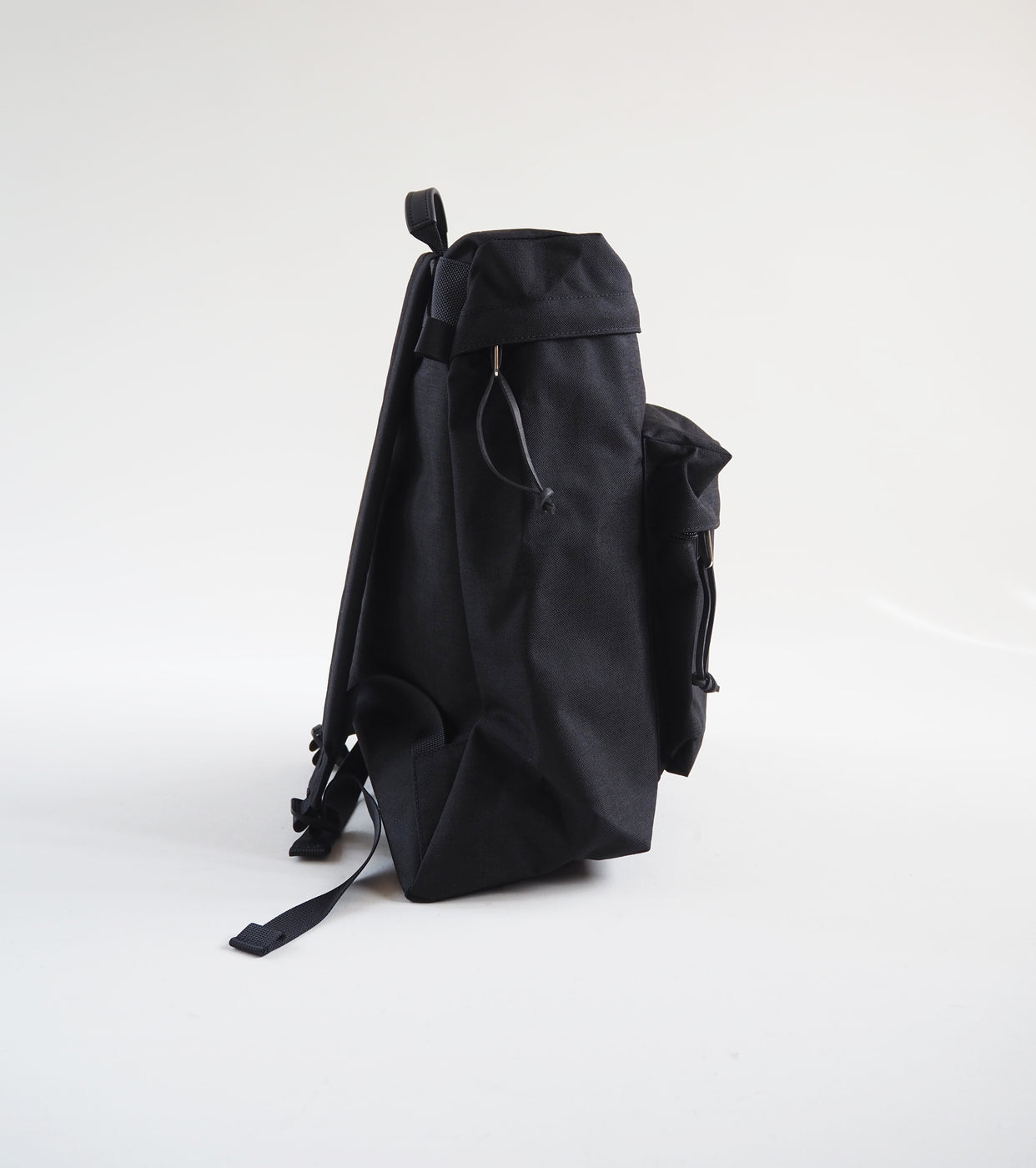 Aeta バックパック M, Black – Navyblue