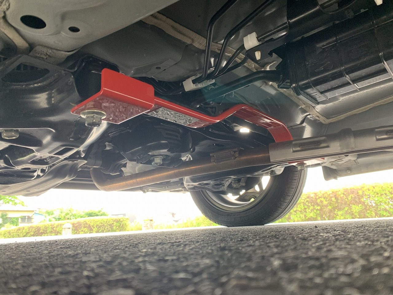 N-BOXカスタムターボにボディ補強パーツ「タナベ・アンダーブレース