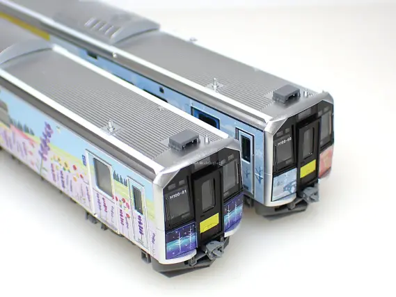 JR北海道 H100形(H100-80 H100-81) 石北線・富良野線ラッピング車が