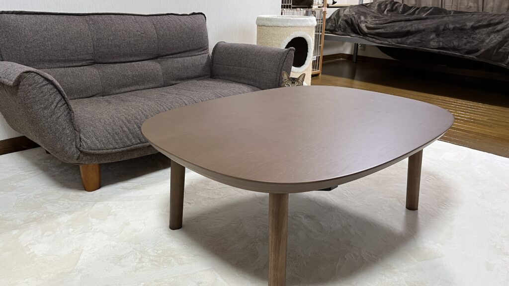 東北でも温かく、オフシーズンはローテーブルとしても活躍する無印良品