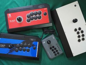 Qanba、PS4/PS3/PC対応のアーケードジョイスティック「Pearl」 | マイ