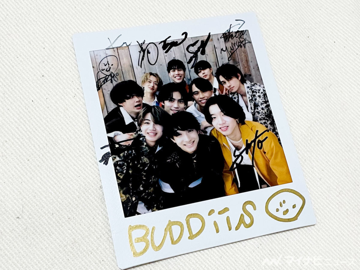 プレゼント】楽曲2週連続配信でデビュー! BUDDiiSサイン入りチェキ