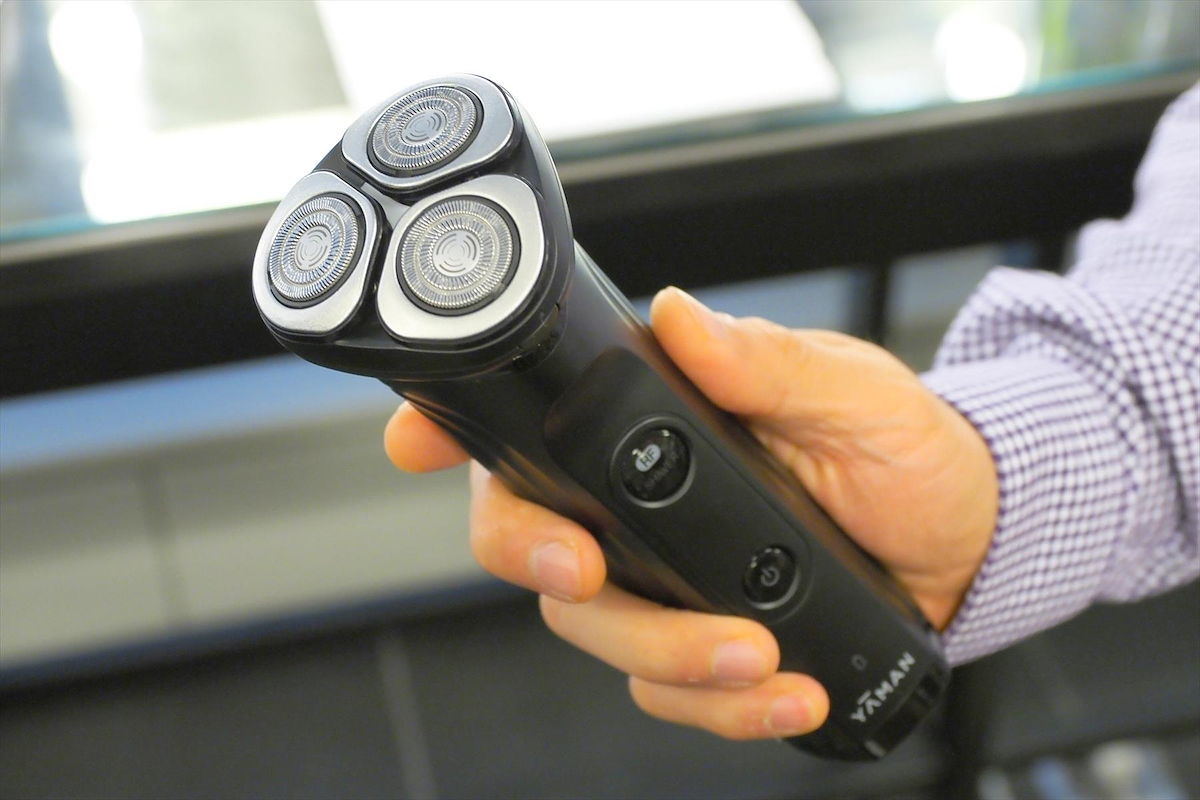 ヤーマンのメンズシェーバー「HOT SHAVE」、ラジオ波の新感覚「温剃り