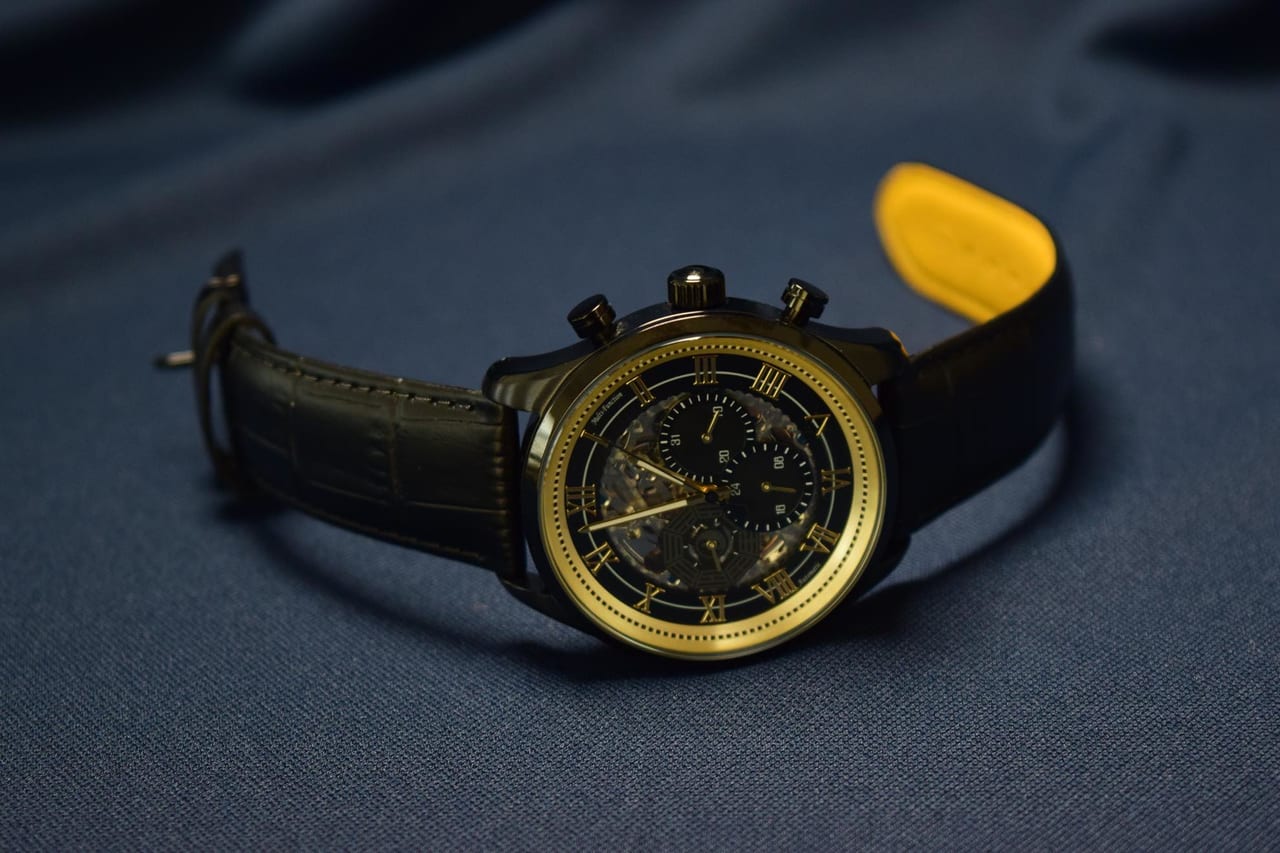 この高級感がたまらない！『東方Project』から、機械式の盤面が