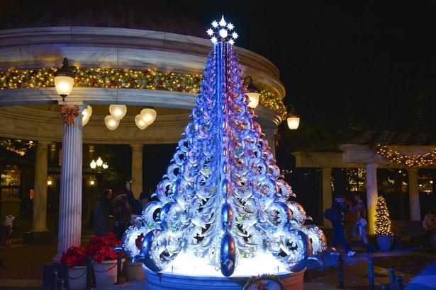 ロマンチック！15周年を迎えたTDSの絶景Xmasイルミ｜ウォーカープラス