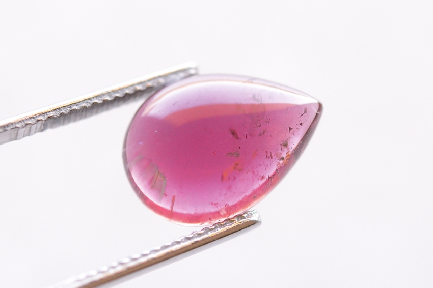 ピンクトルマリン【44】ルース・カボション（14×10mm）