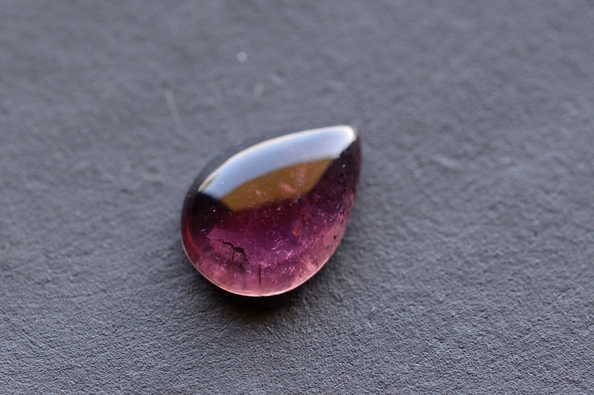 ピンクトルマリン【44】ルース・カボション（14×10mm）