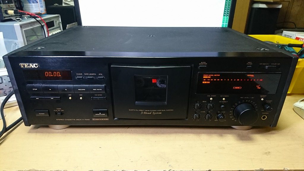 カセットテープが巻きこむようになったのはなぜ？―TEAC V-7000