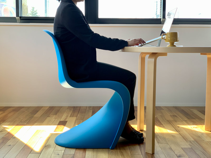 vitra（ヴィトラ）パントンチェアの魅力 | vanilla mag（バニラマグ）