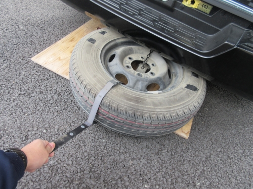 NV350キャラバン スペアタイヤの外し方 | NV350キャラバンの全て