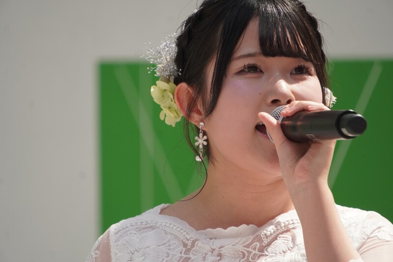 STU48がラゾーナ川崎に登場、「鬼レンチャン」で話題の池ちゃんが