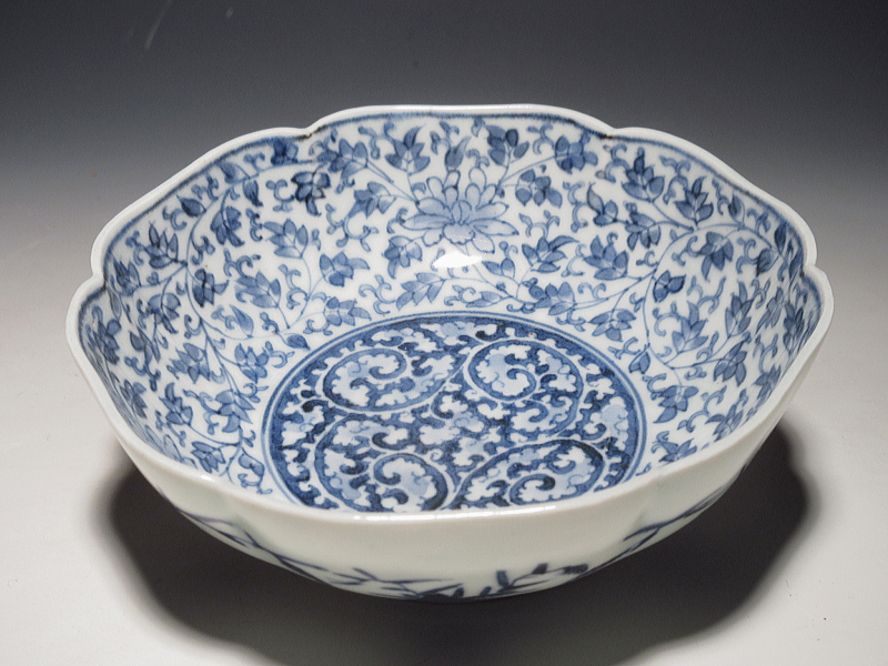 古伊万里 染付 花唐草文と薄瑠璃抜き蛸唐草文 深皿 5客組【元禄