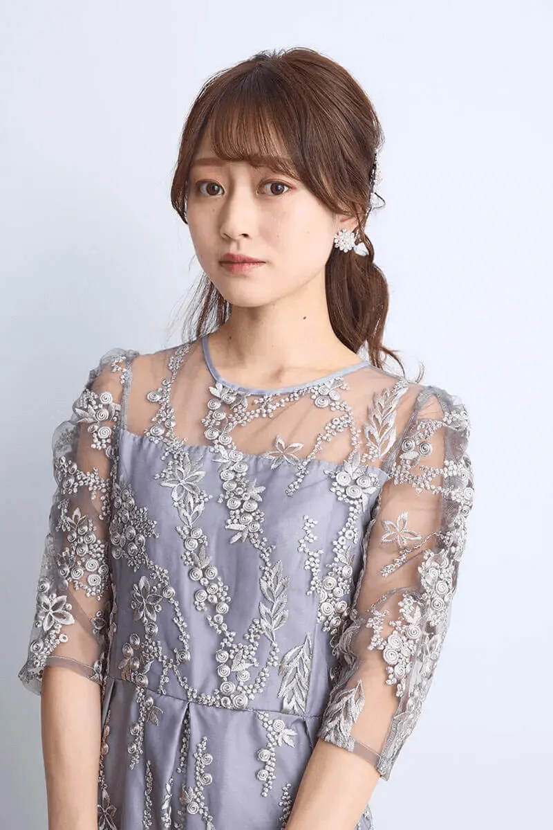 シルバーグレーの花柄刺繍ミディ丈ドレス[LL] Select Shopのレンタル