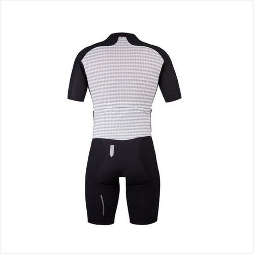 Q36.5（ キューサーティシックスポイントファイブ ） ワンピース