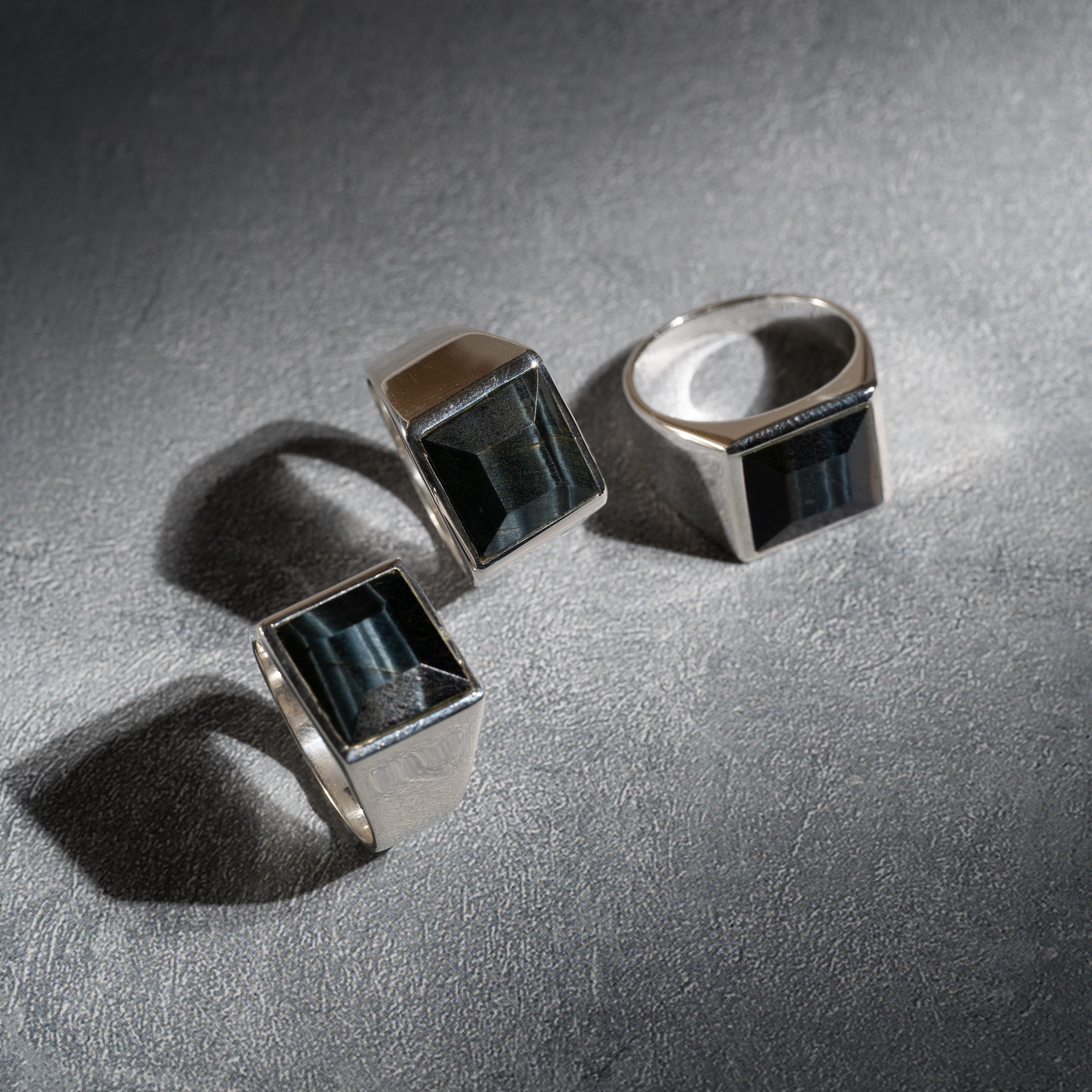 Blue Tiger Eye square ring – HASH.