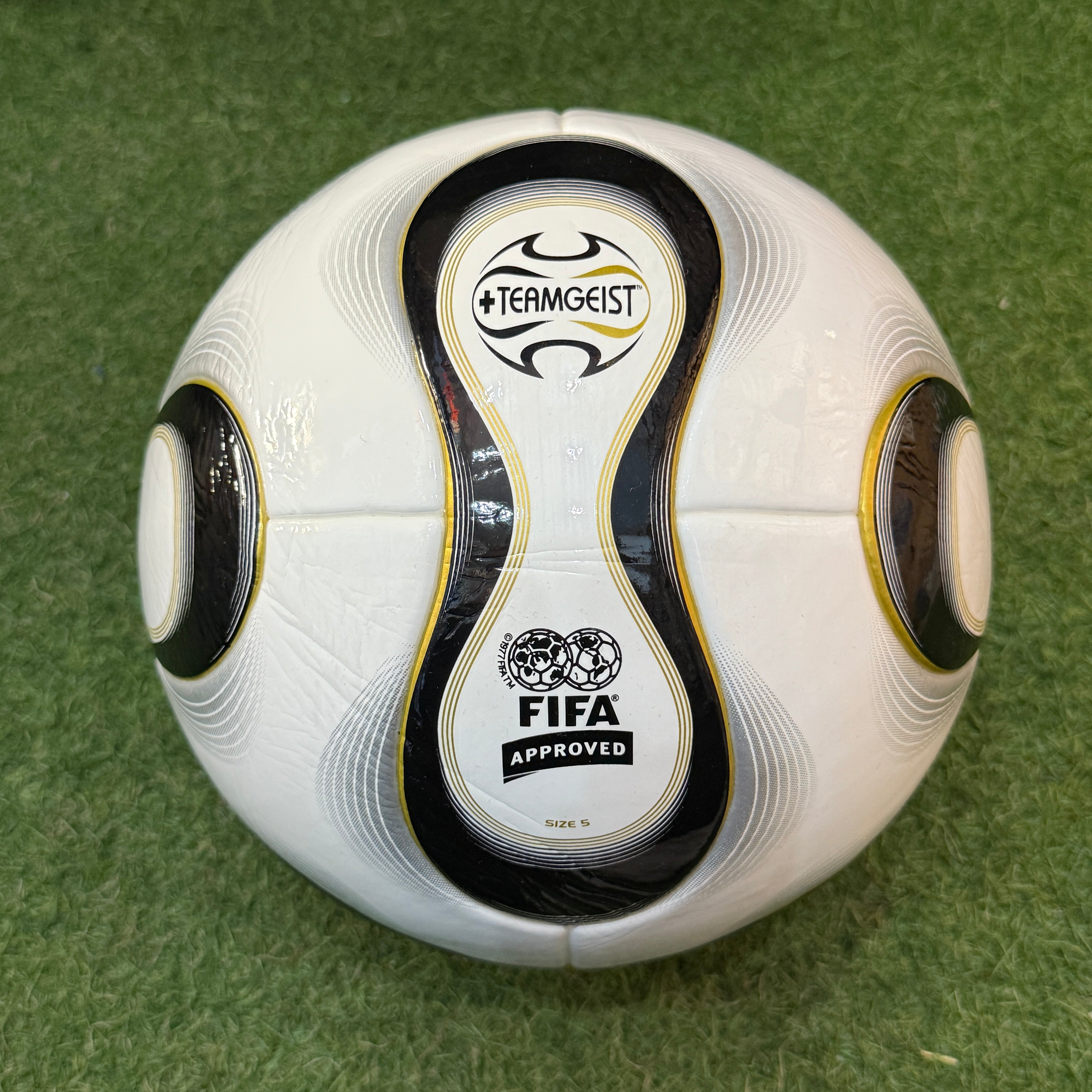 チームガイスト 復刻ボール JI5480 +teamgeist – 俺の足 サッカー用品