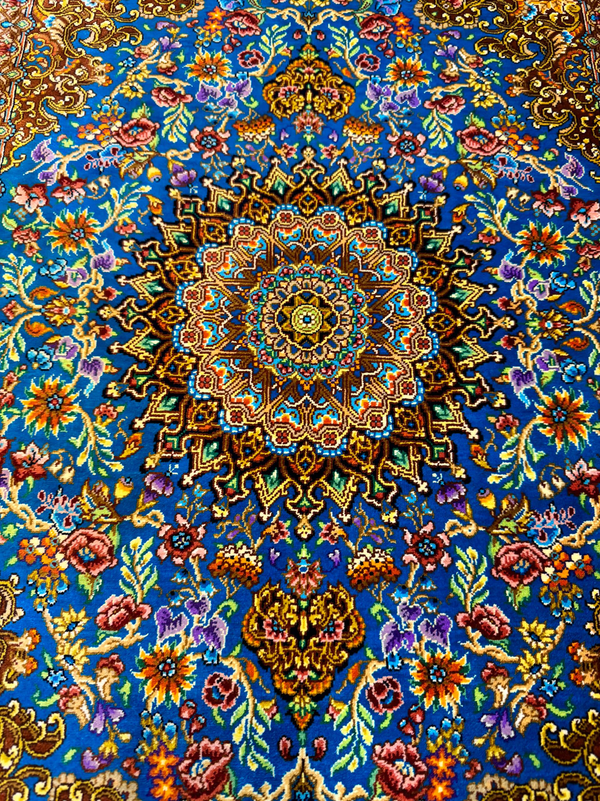 高級ペルシャ絨毯クム産シルク100％ メフルバフ工房 90×60cm（FN-10033