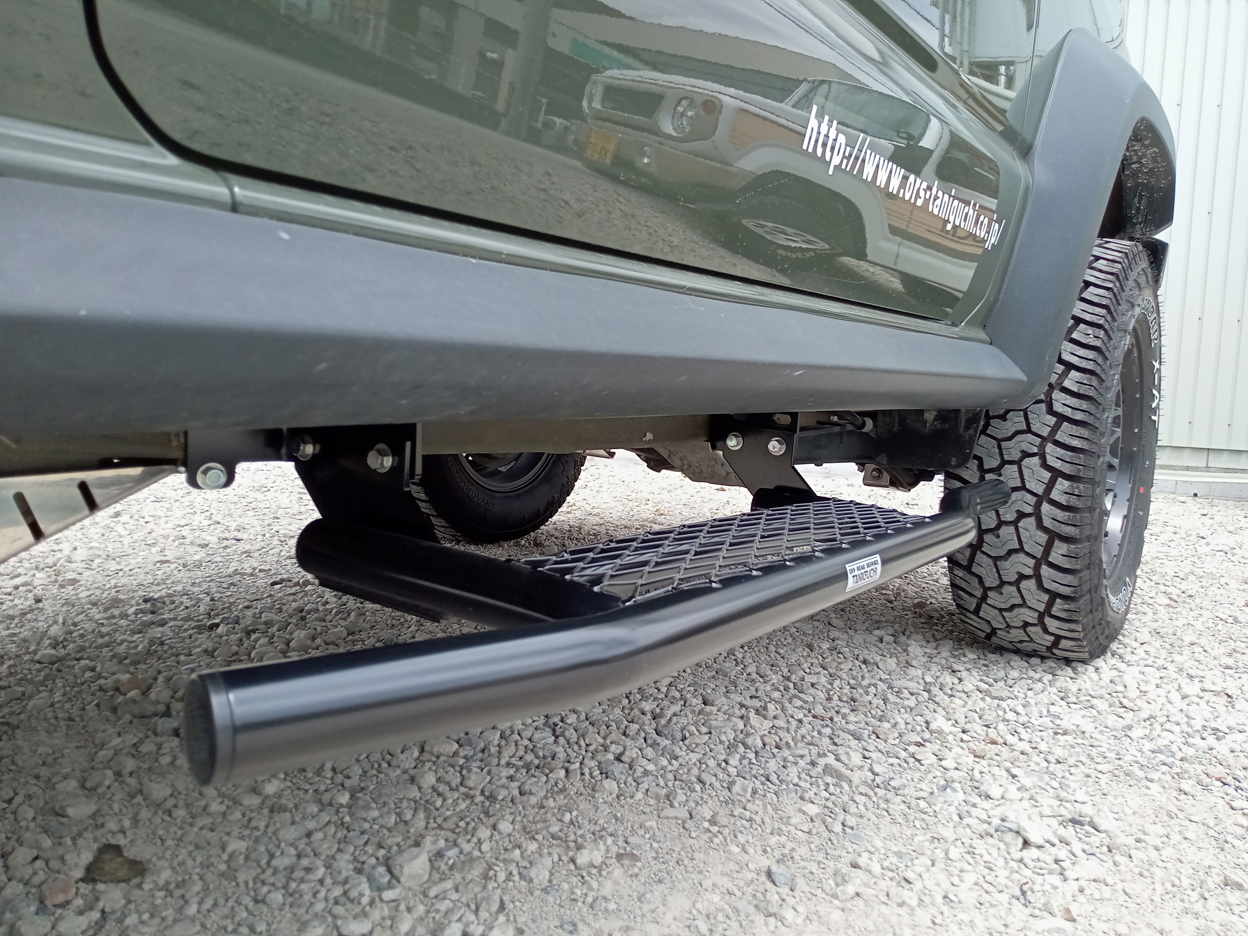JB74シエラ用サイドステップ バータイプ発売！ | ジムニーのカスタム