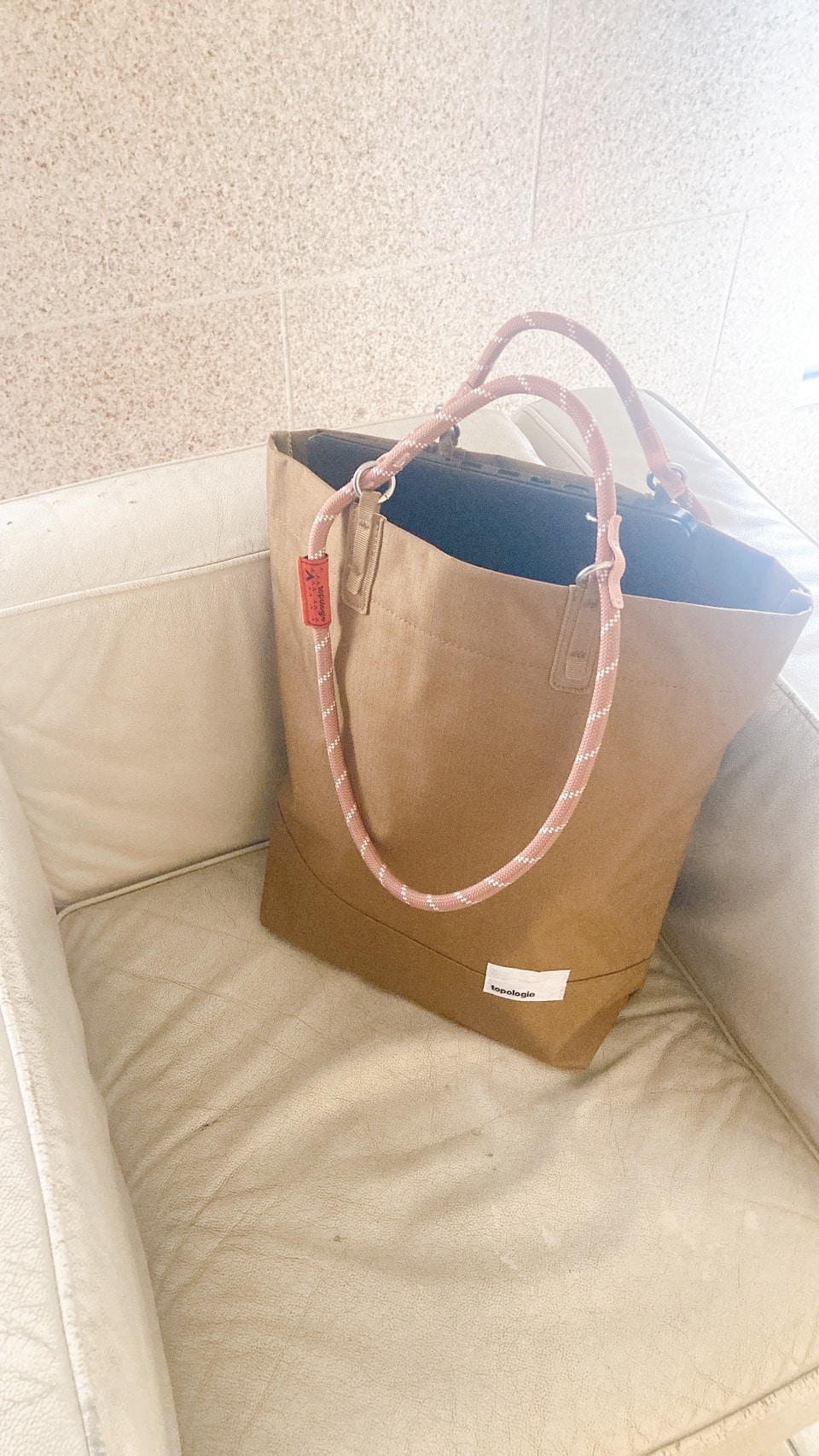 PC入れても安心感あり。40代編集者の【トポロジー】のトート＆ボトル