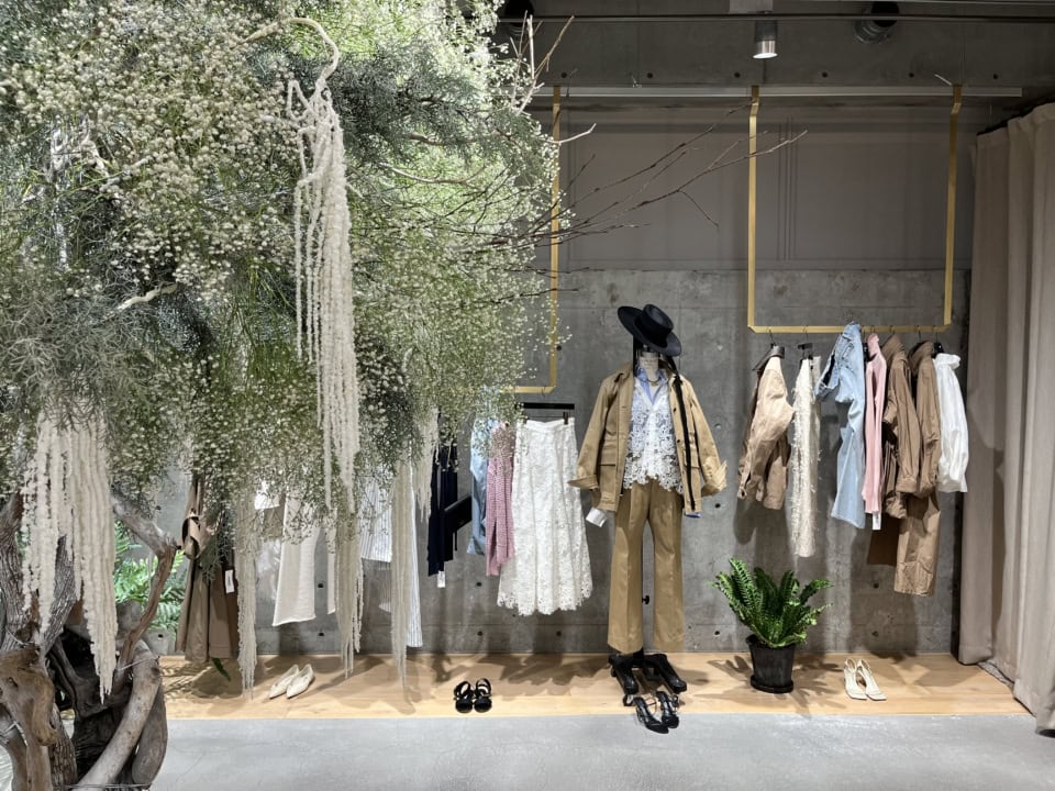 大人気のスエットセットアップに納得！2025年春夏の【Chaos】展示会で