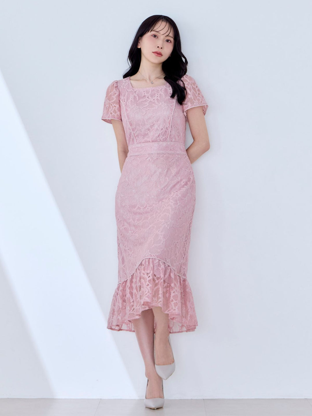 レースパイピングワンピース 25AW：ピンク│胸が大きな女性のための