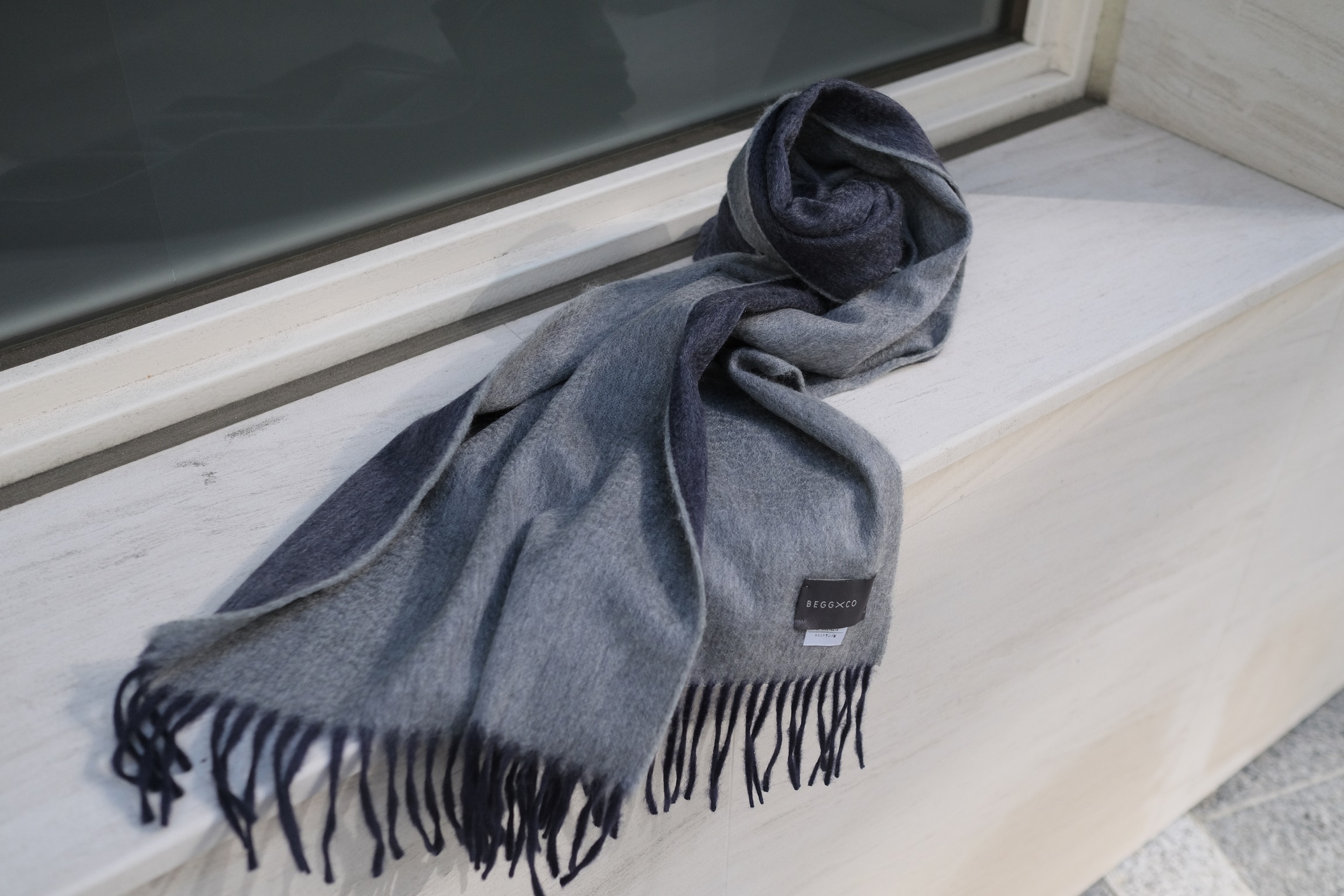 Begg＆coのカシミアマフラーはやっぱりダブルフェイス。│Oyster 青山