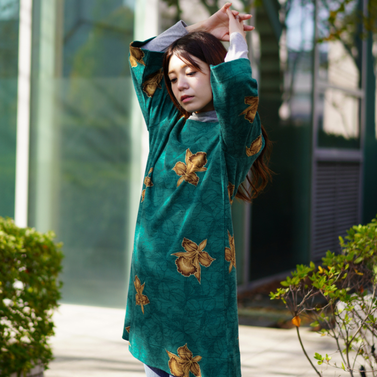 花柄 ウールボートネックチュニック ＜線画花文様/緑＞ | 京友禅アロハ