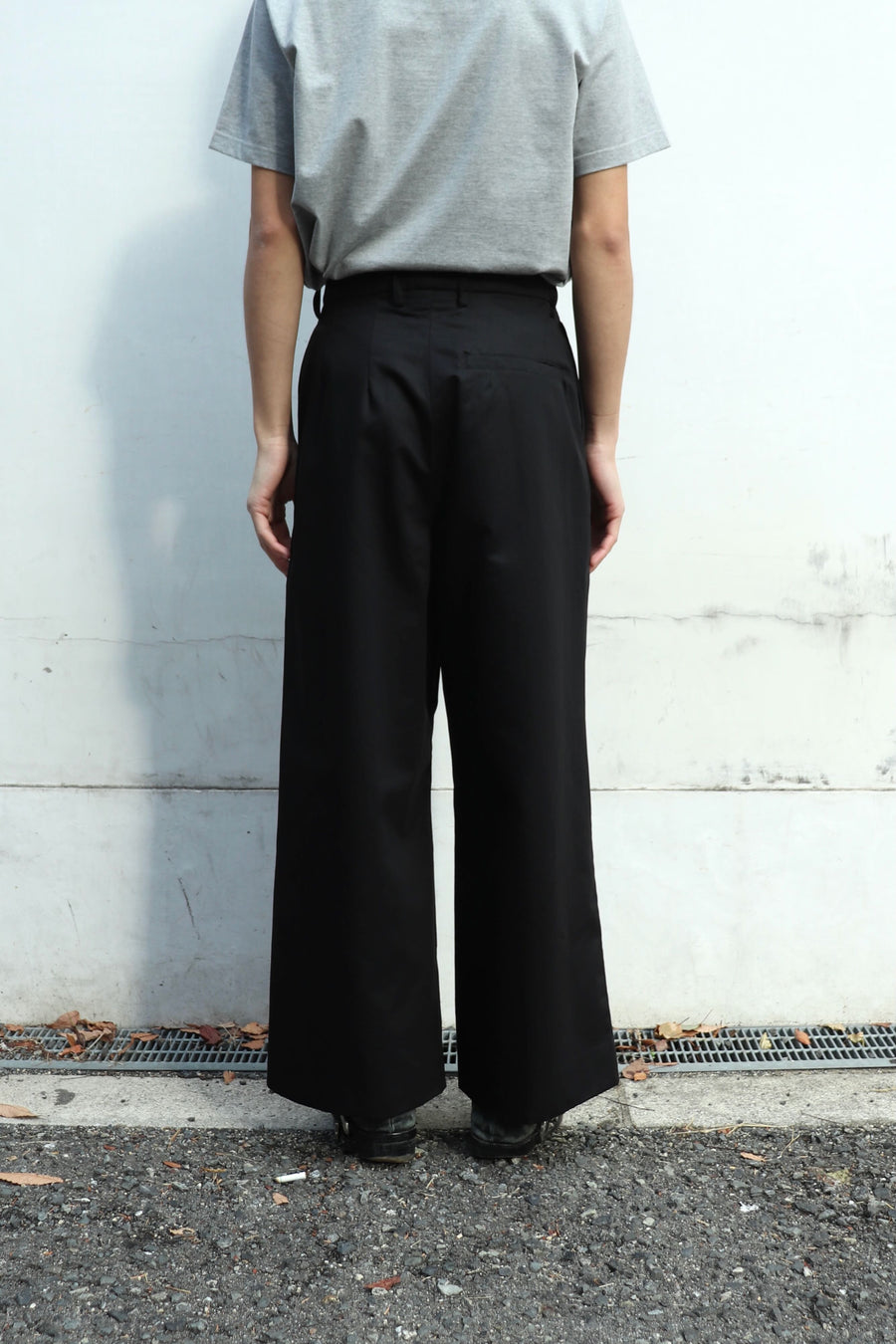 MASU(エムエーエスユー)の6 TUCK TROUSERS BLACKの通販｜PALETTE art