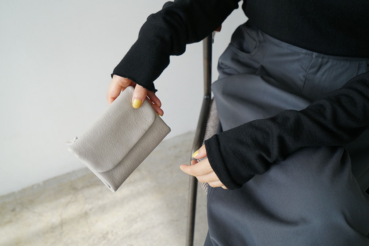 Mochi モチ trifold wallet[ma-pro-28/green grey] 鹿革 3つ折り財布