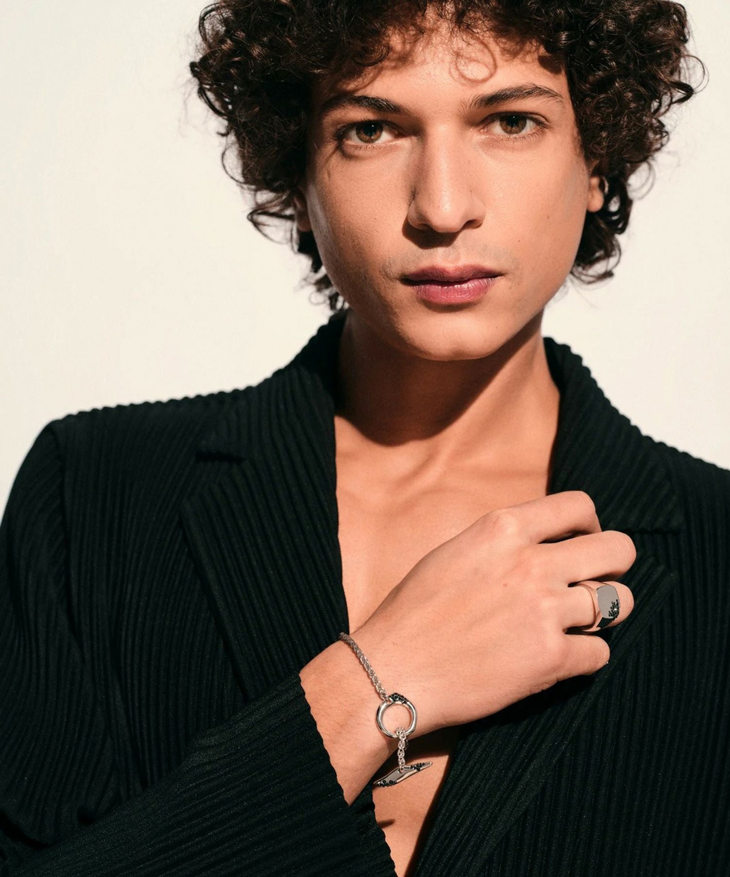 TOM WOOD(トムウッド)】 Cushion Black Molecule リング｜PARIGOT