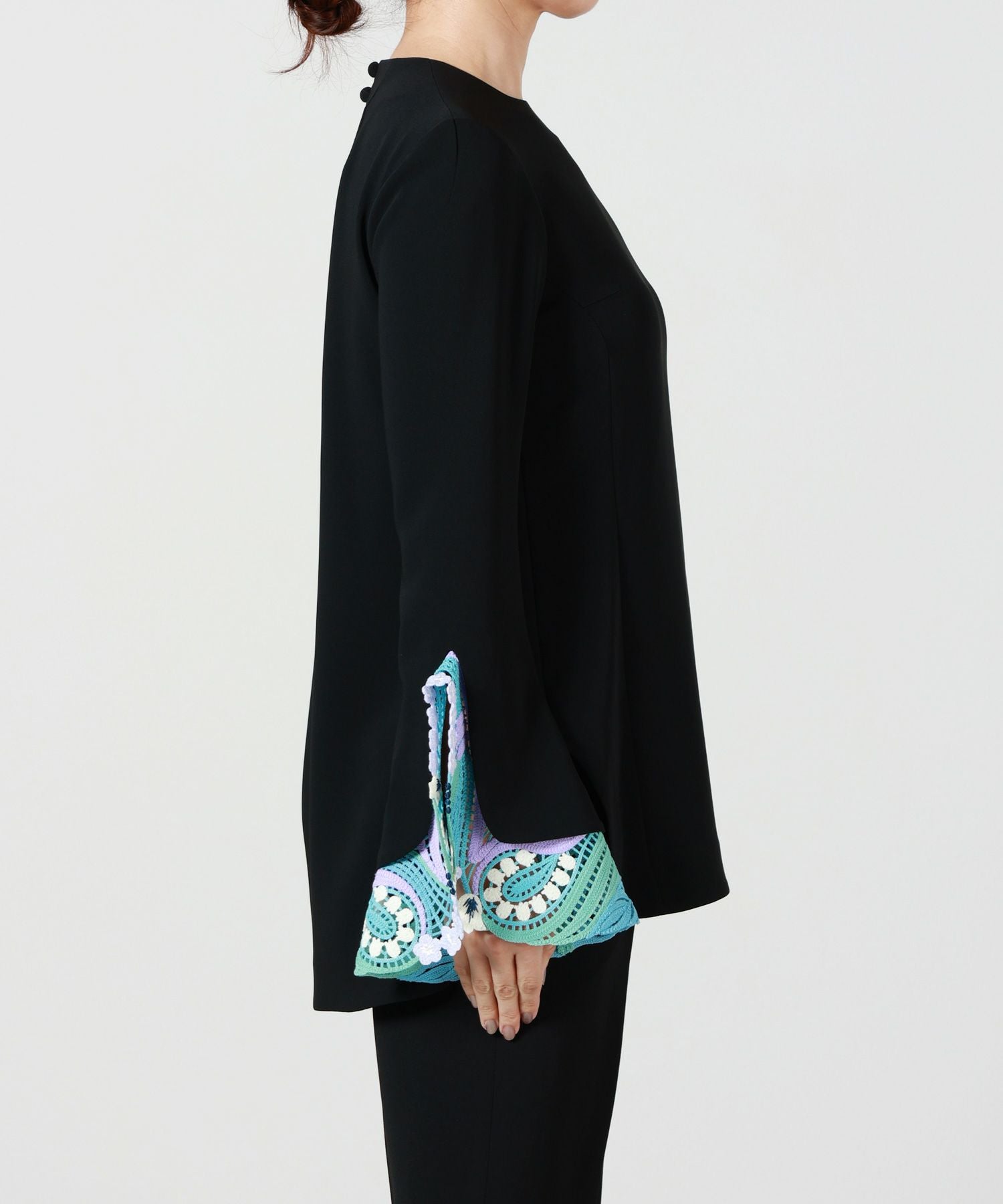 Mame Kurogouchi(マメ クロゴウチ)】 PARIGOT別注 Embroidered Cuffs