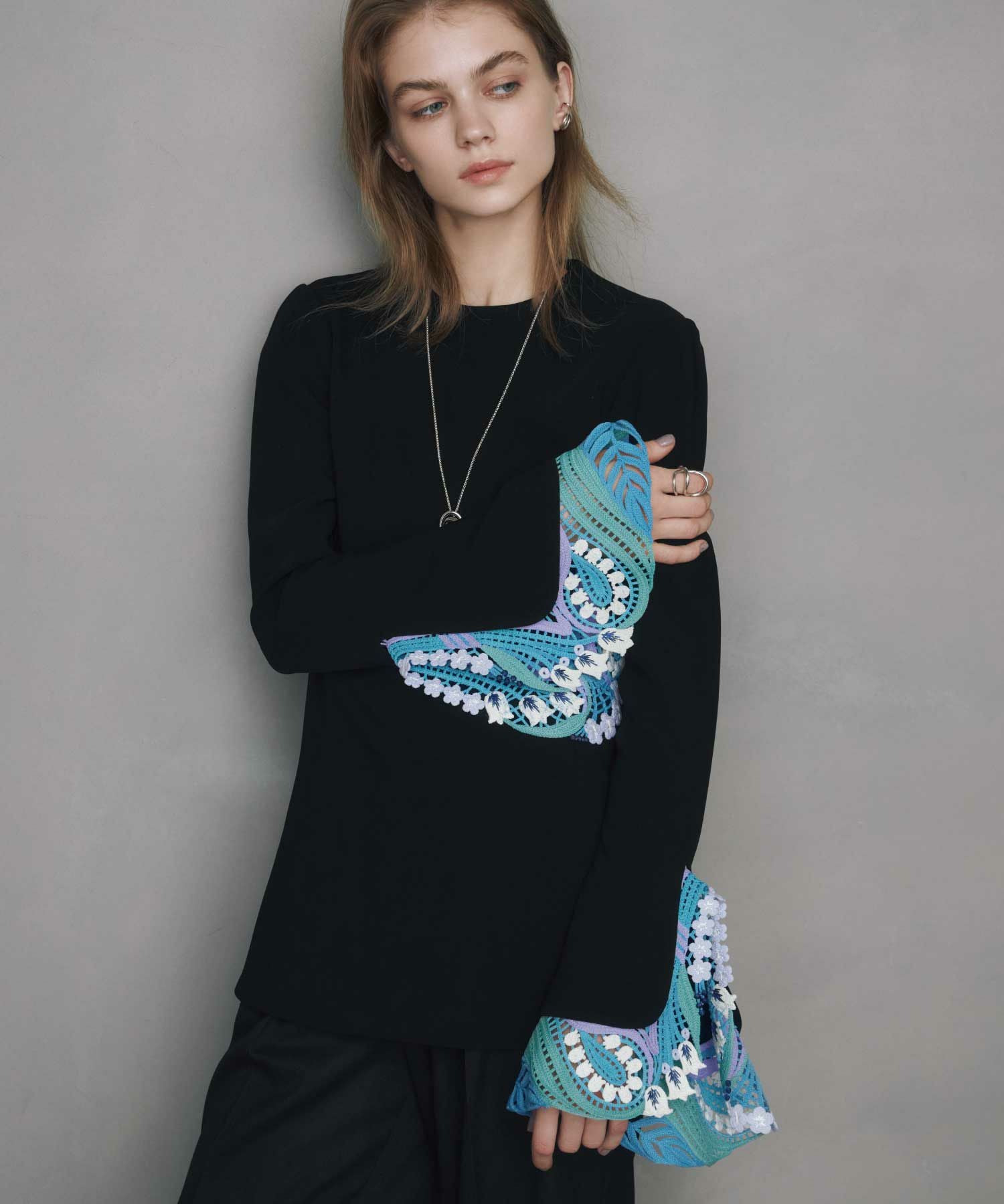 Mame Kurogouchi(マメ クロゴウチ)】 PARIGOT別注 Embroidered Cuffs