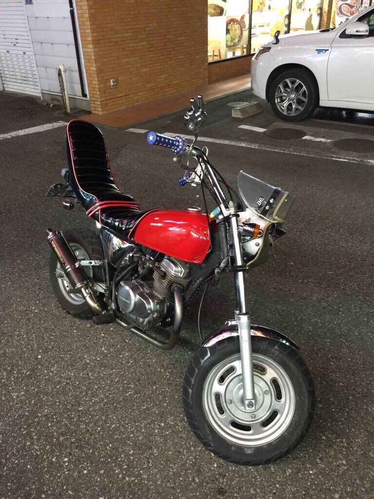 希少 極上美品 エイプ100 チョビ三段シート HONDAロゴ入り エイプ50 即