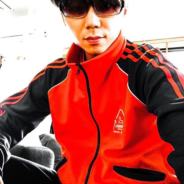 分かる人には分かる、激レアジャージ。 hide with spread beaverの