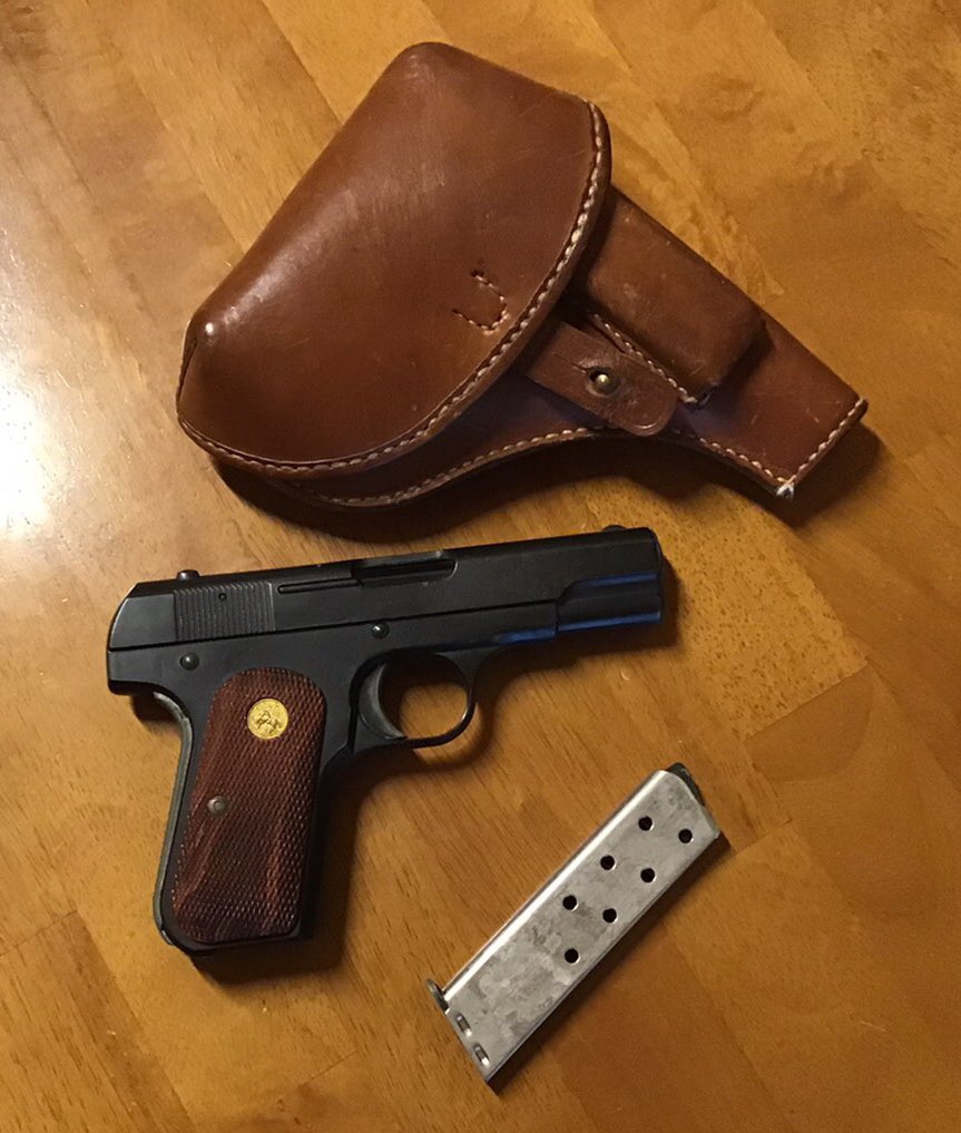 コルトM1903と拳銃嚢。 日本軍将校やるには必要ですね。