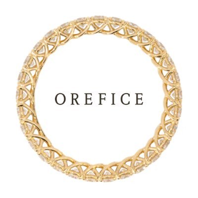 キラリと輝くダイヤモンドと美しく磨き上げられた地金