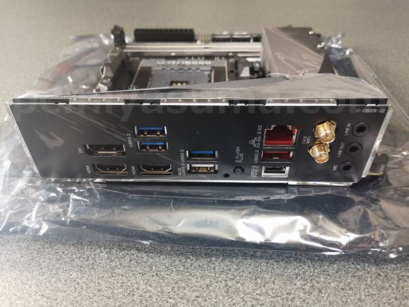 GIGABYTE B550I AORUS PRO AXを購入！Ryzen5 2400Gで動作テスト・レビュー