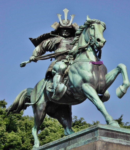 皇居前広場の楠木正成銅像 : 大江戸歴史散歩を楽しむ会