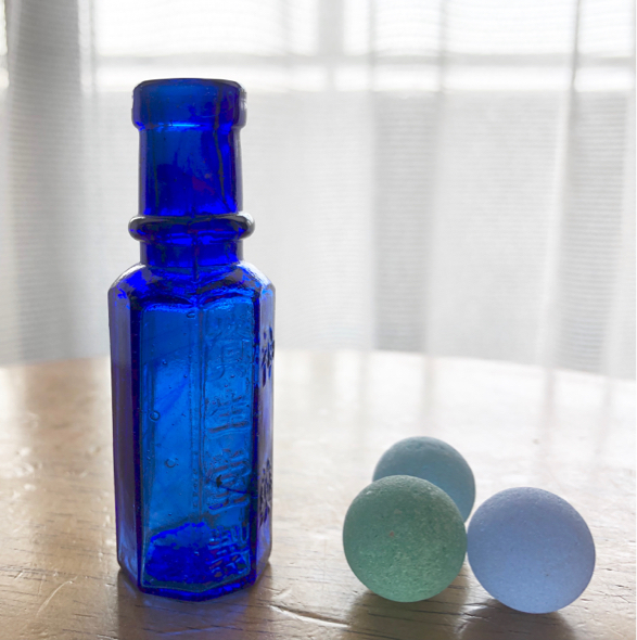 八角資生堂製神薬瓶 : 小さなたからものを探して