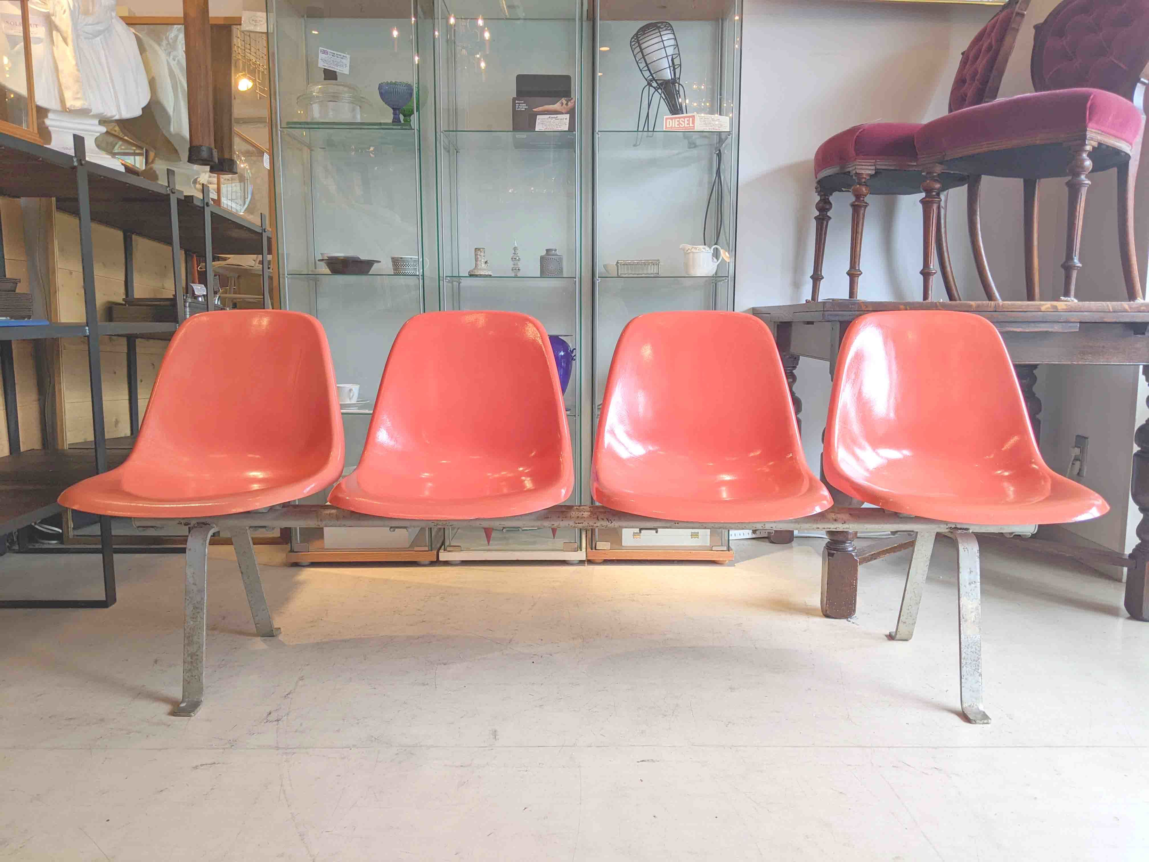 Japan Vintage/剣持 勇】コトブキ FRPスタジアムチェア が入荷しました