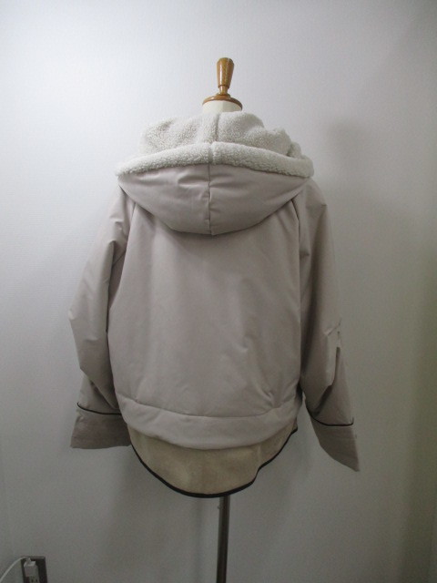 ラリアムー Lallia Mu ラリアムー バイカラーヘムショートフードコート