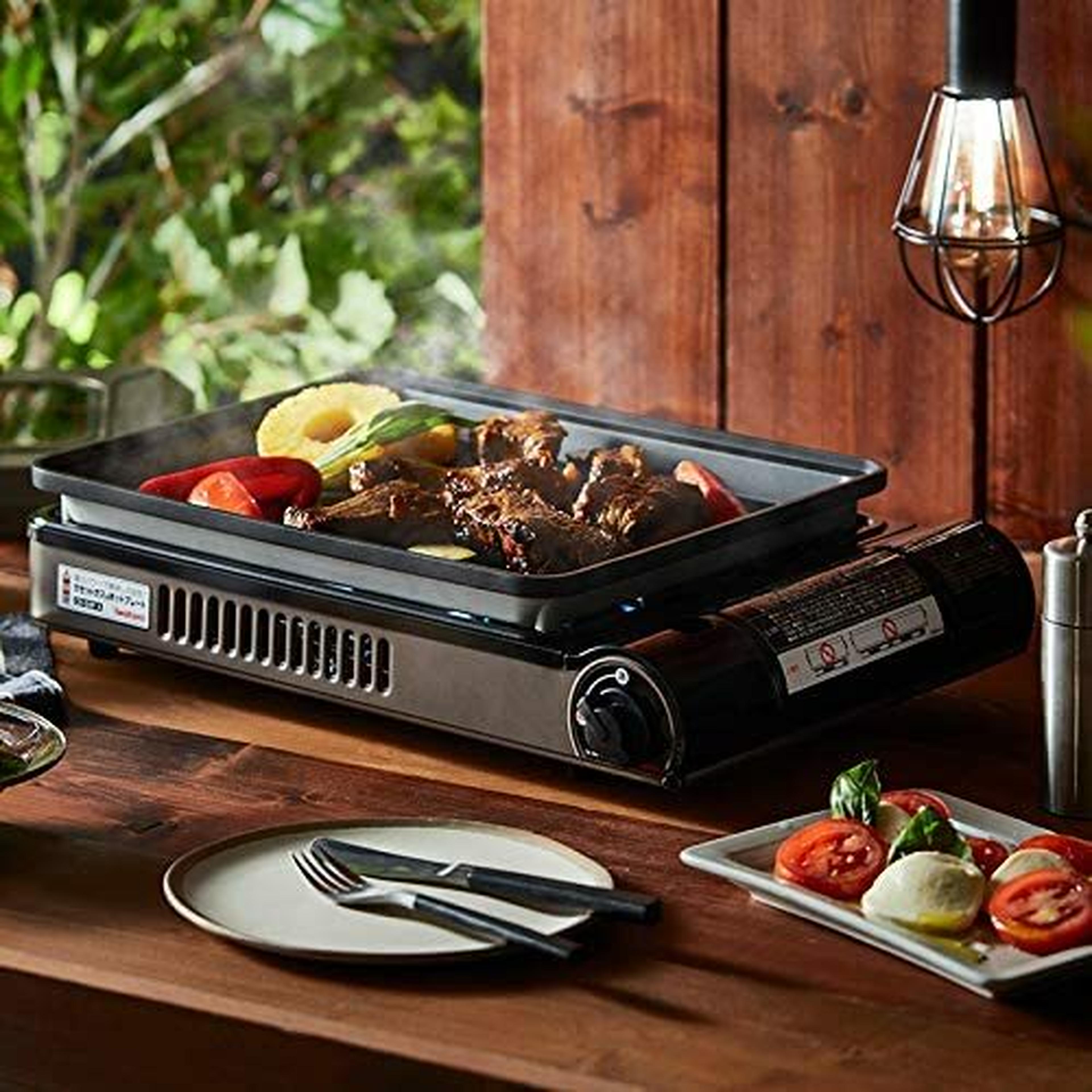 イワタニの「焼き上手さんα」を紹介！キャンプでたこ焼きもつくれる